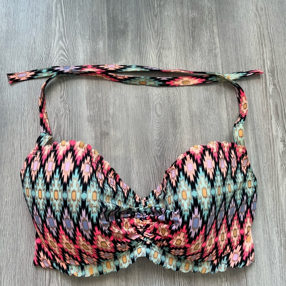 Victoria’s Secret Ikat get away halter 36DD bikini top - Picture 4 of 9